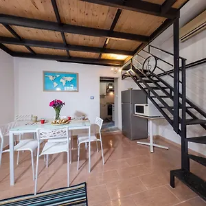  Holiday home Sikulahouse - In The Center Italy